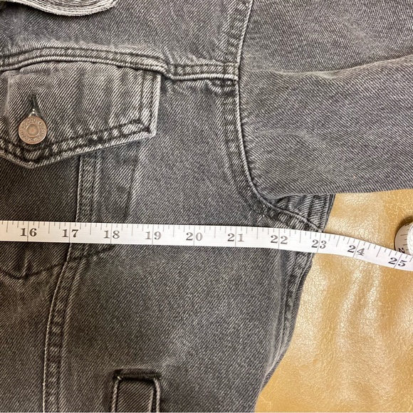 Levi’s Baggy Trucker Jean Jacket Black Wash Grey Size Small - Picture 10 of 12